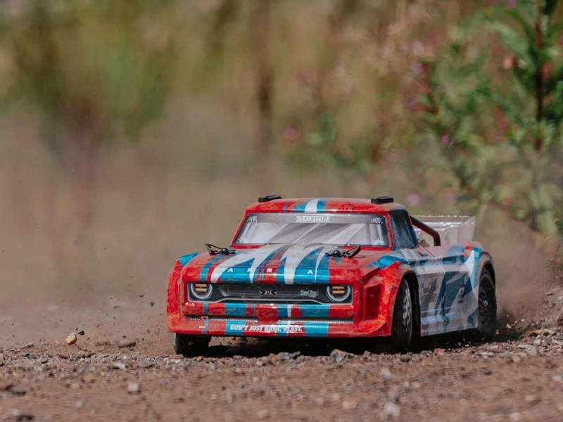 Arrma INFRACTION 4X4 1/8 MEGA Resto-Mod Truck RTR Int, Red/Blue 2 Arrma INFRACTION 4X4 1/8 MEGA Resto-Mod Truck RTR Int, Red/Blue - Image 2